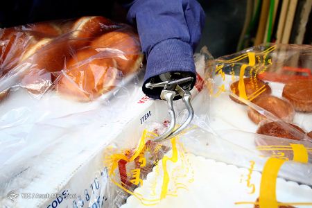 فروش آبمیوه با دستان آهنی در تهران