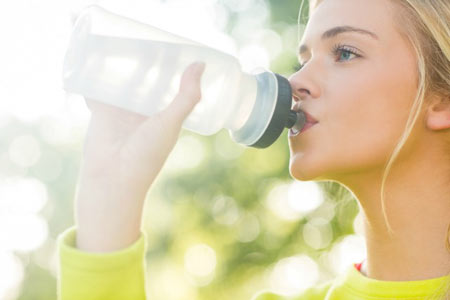 خستگی زود هنگام حین ورزش,دلایل خستگی زودرس در ورزش,نوشیدن آب