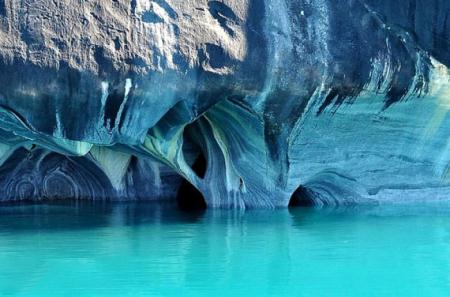 عکس های طبیعت زیبای غارهای مرمرین در دریاچه کاررا