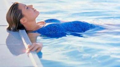 شنا در دوران بارداری مفید است یا مضر؟