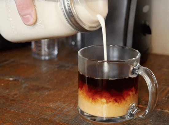 طرز تهیه خامه ی مخصوص قهوه در خانه