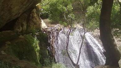 , آبشار &#8211; تنگ تامرادی &#8211; یکی از اصلی‌ترین جاذبه‌های استان کهگیلویه و بویراحمد