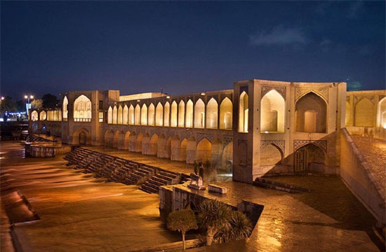 پل خواجو، زیباترین پل اصفهان بر روی زاینده رود