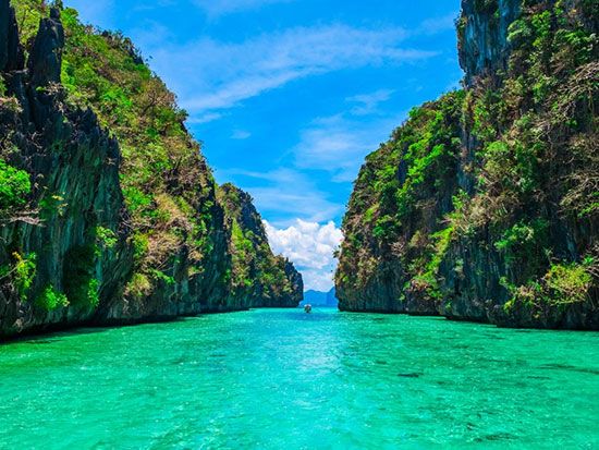 ۱۳ ساحل زیبا که فیروزه‌ای‌ترین آب‌های جهان را دارند