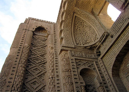, اصفهان؛ گردش در نصف جهان