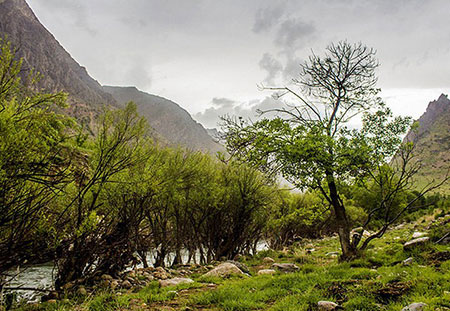, چشمه ناز یکی از بکرترین تفرجگاه های شهرستان سمیرم